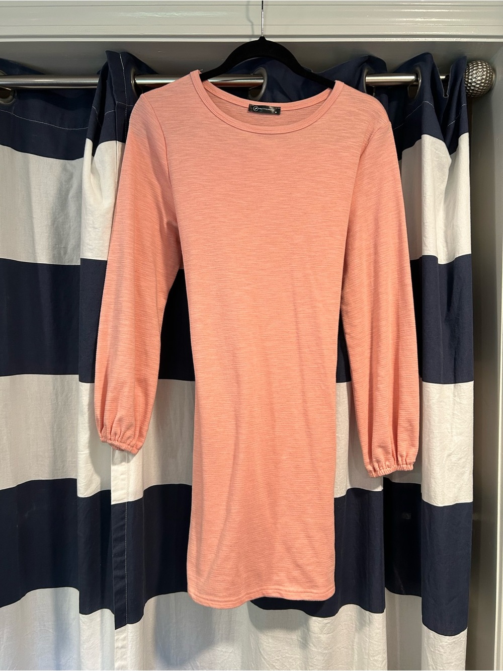 Women's Long Sleeve pink Knit Shift Dress